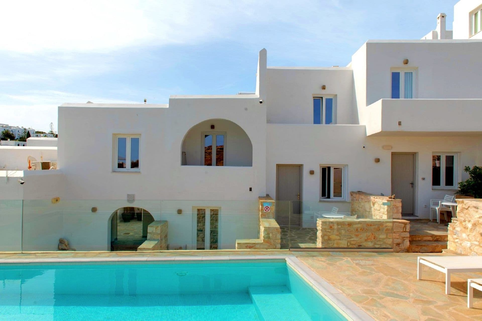 properties-ADONISHP-0.jpg