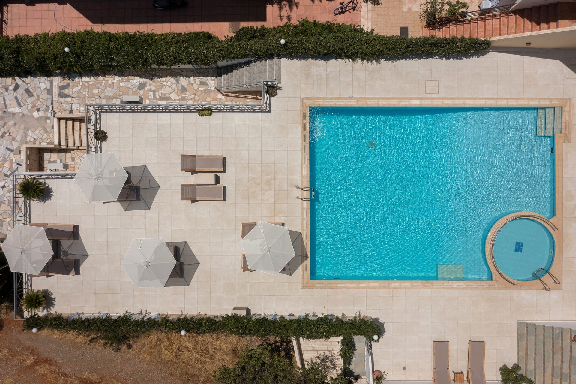 properties-ADONISRETH-0.jpg