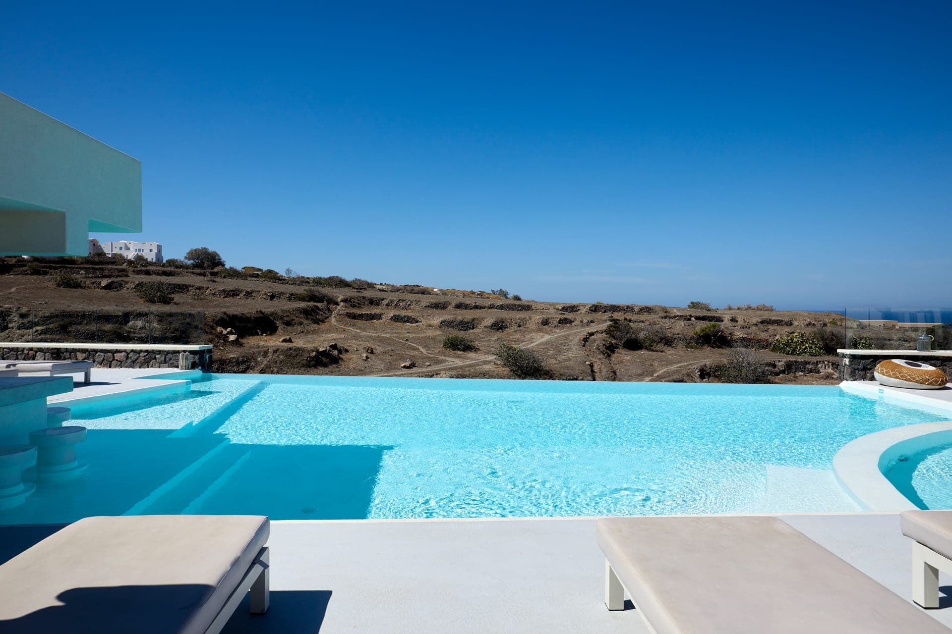properties-ADORNOOIA-4.jpg