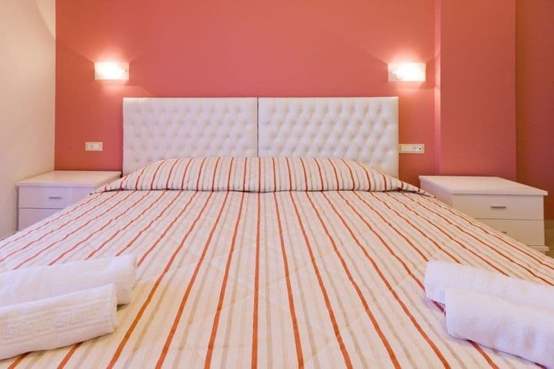 properties-AENAONROOM-0.jpg