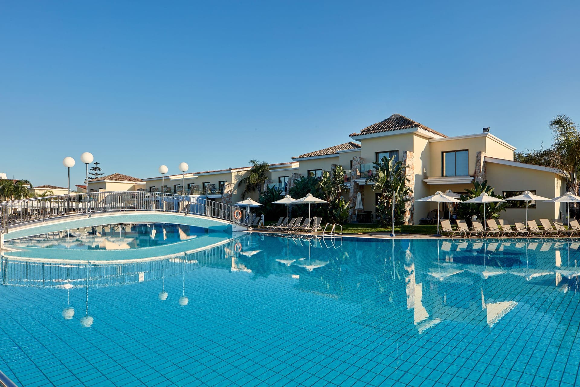properties-AENEAS-0.jpg