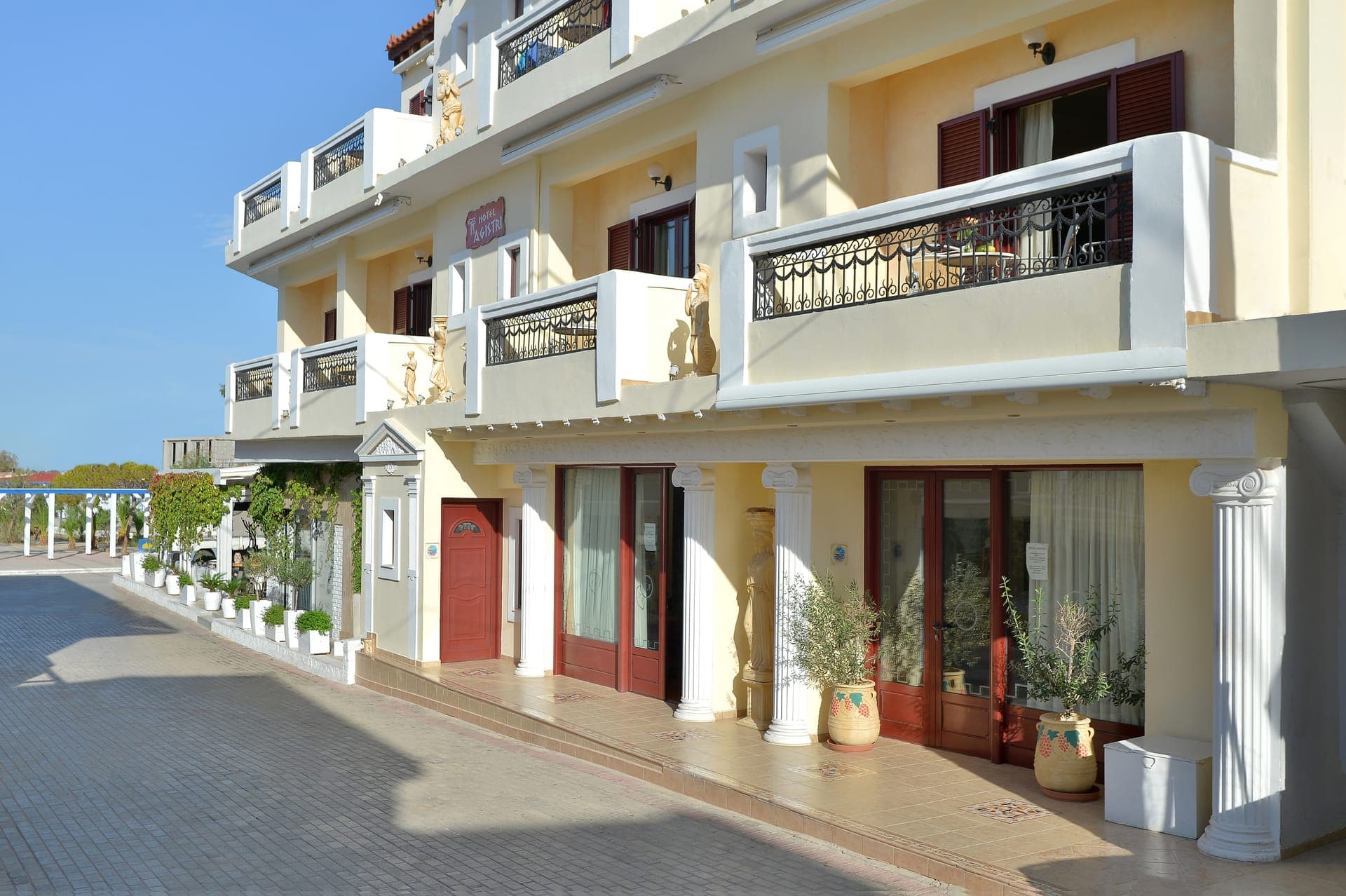 properties-AGISTRI-4.jpg