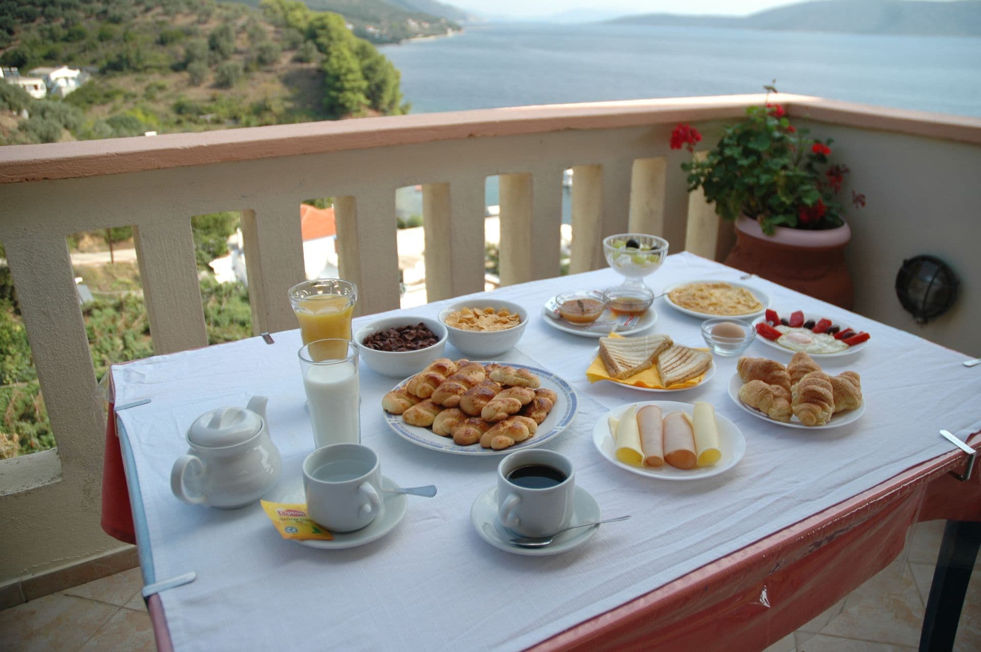 properties-AGNAHOTEL-4.jpg