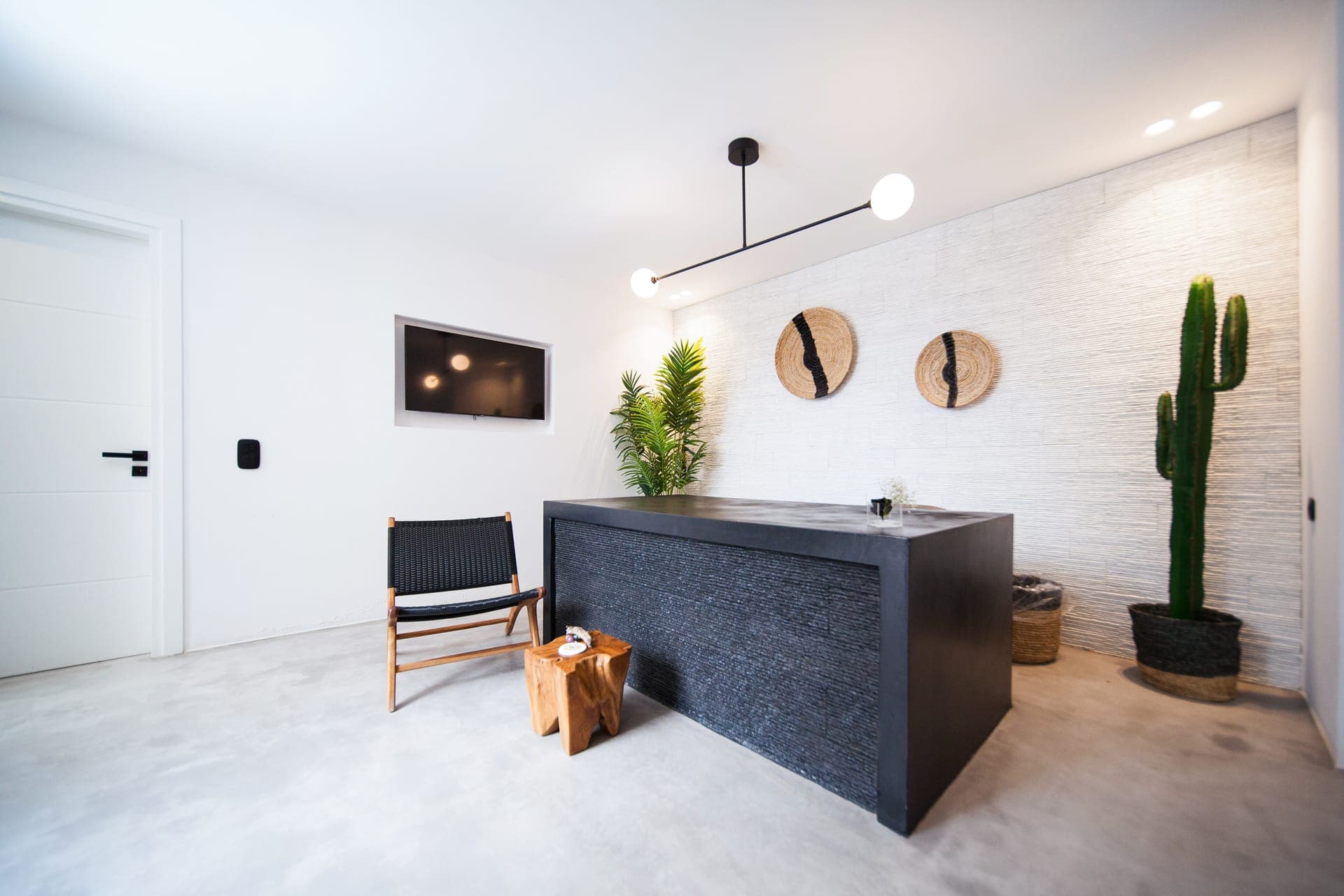 Reception desk