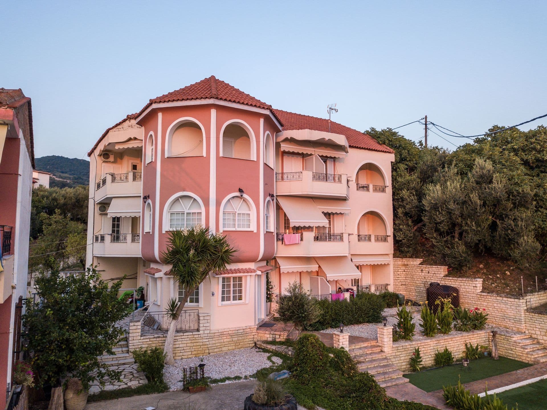 properties-AGTHOMAS-0.jpg