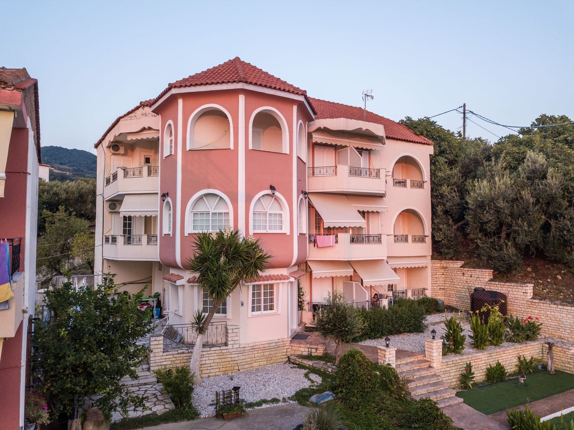 properties-AGTHOMAS-3.jpg