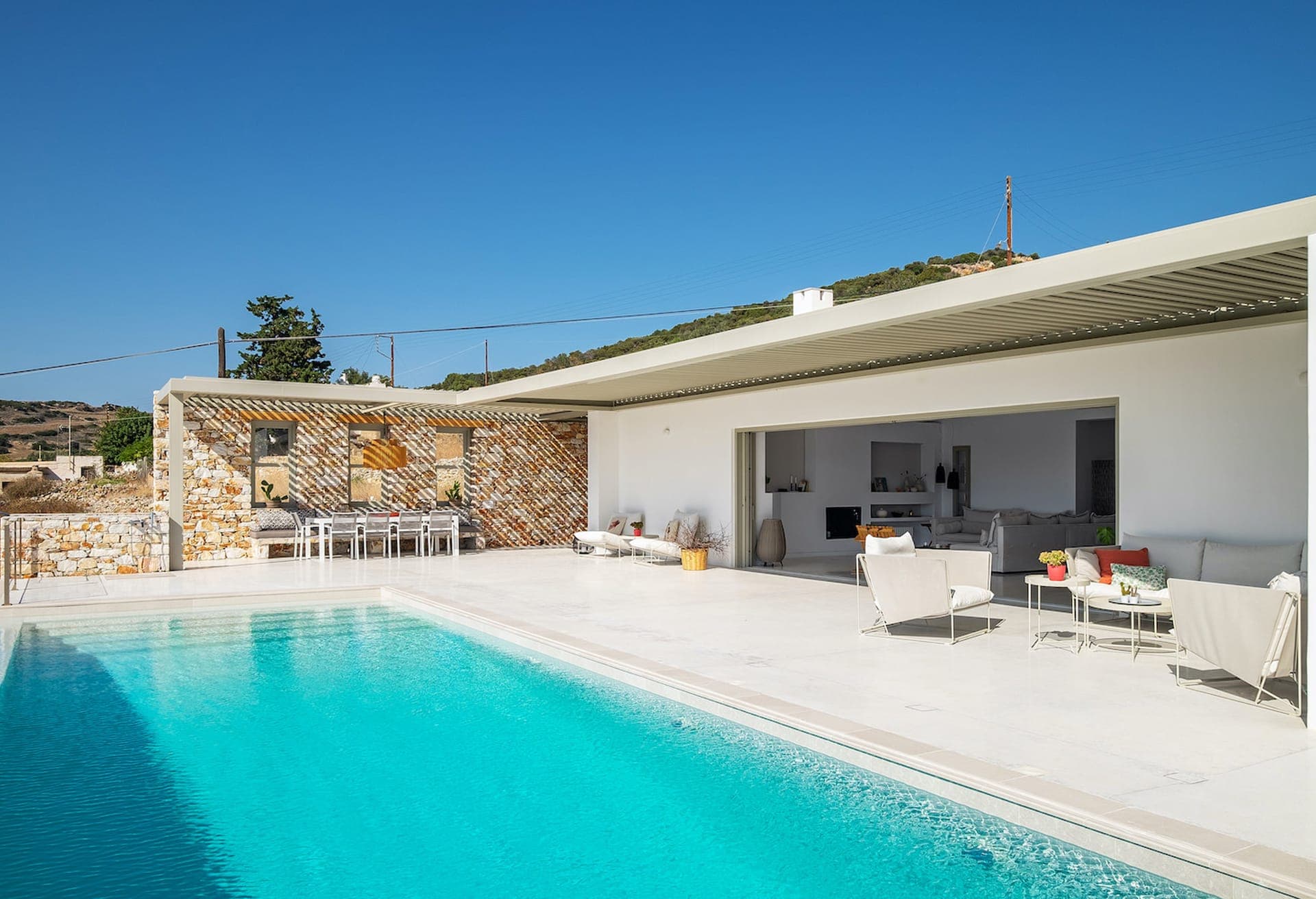 properties-AGVPAROS-3.jpg