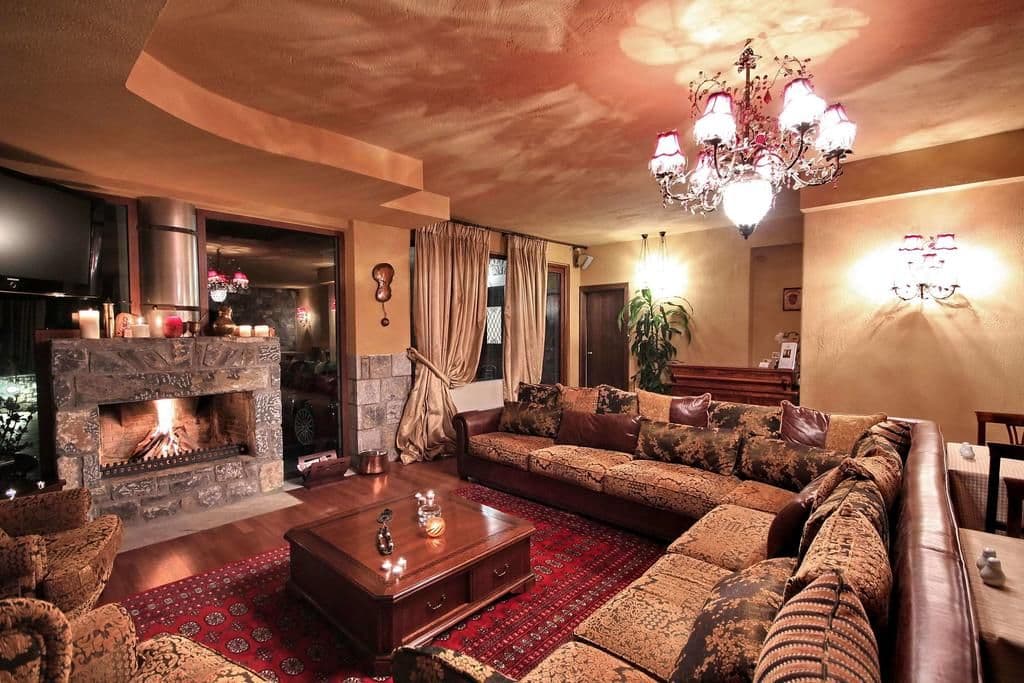 properties-AIORA-1.jpg