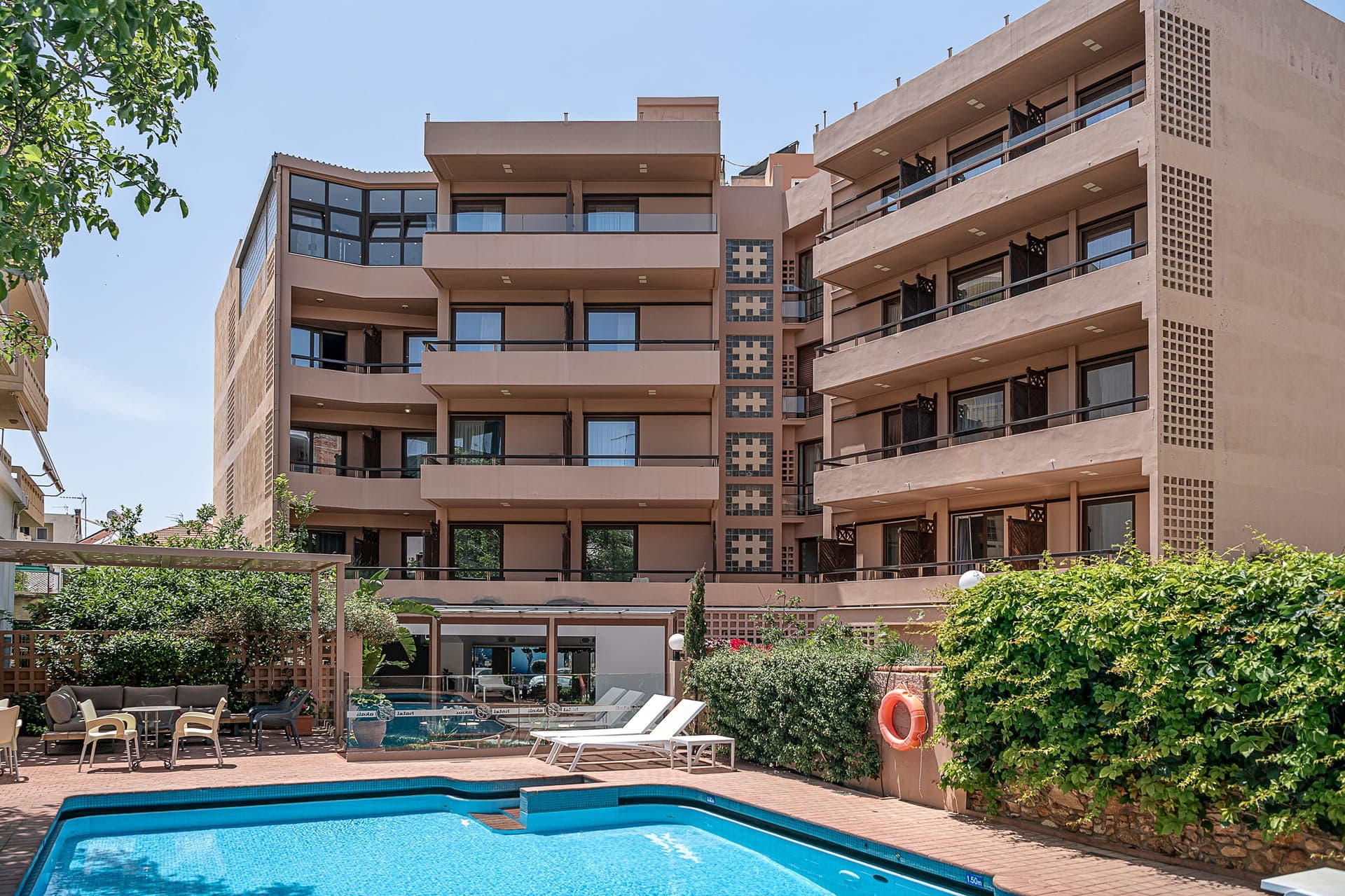 properties-AKALIHOTEL-3.jpg