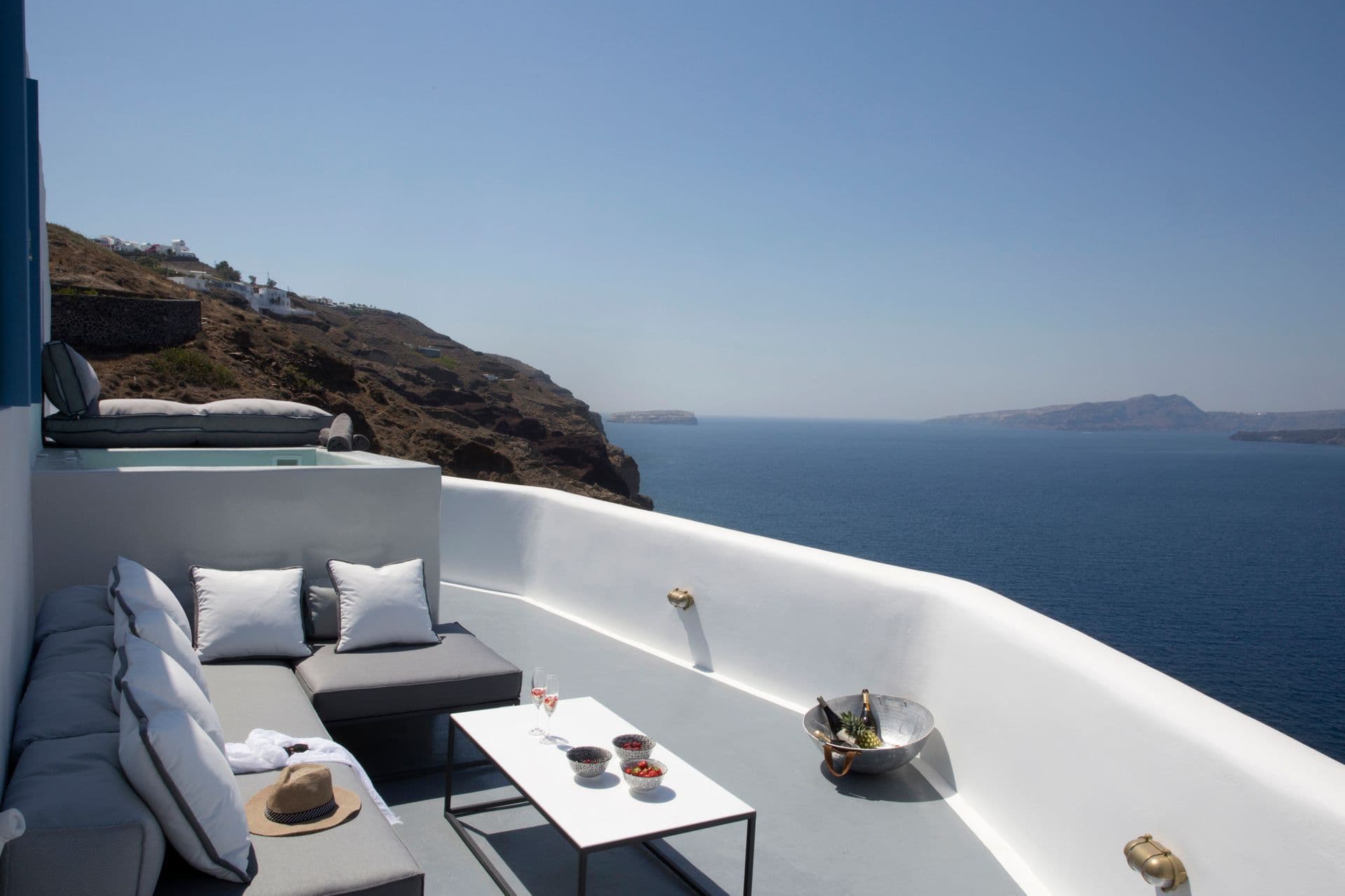 properties-AKROTIRICO-1.jpg