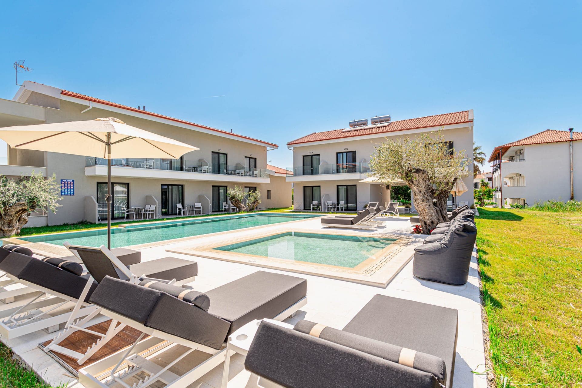 properties-ALEXMARE-0.jpg