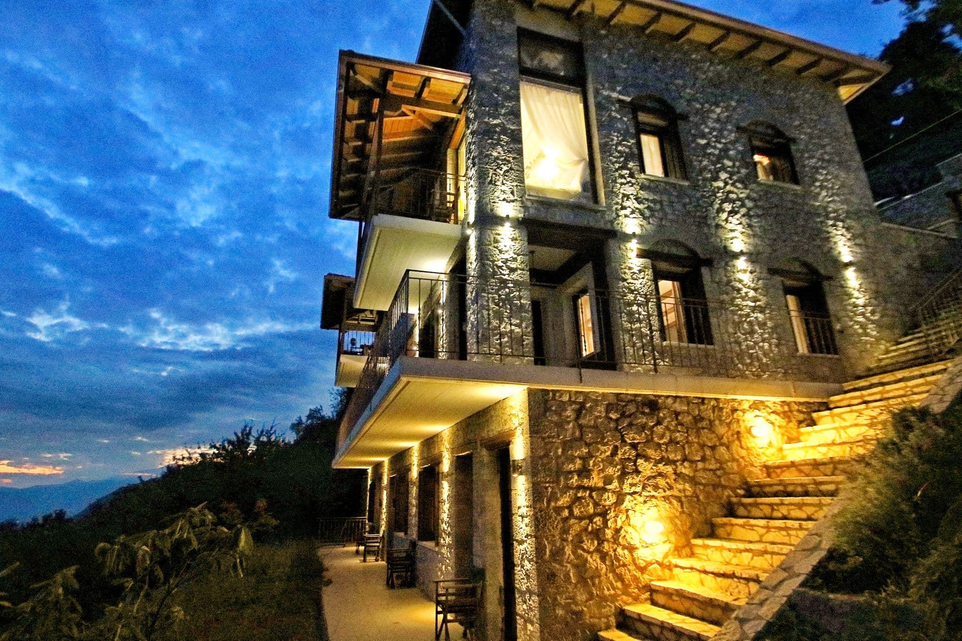 properties-ALMONDHS-0.jpg