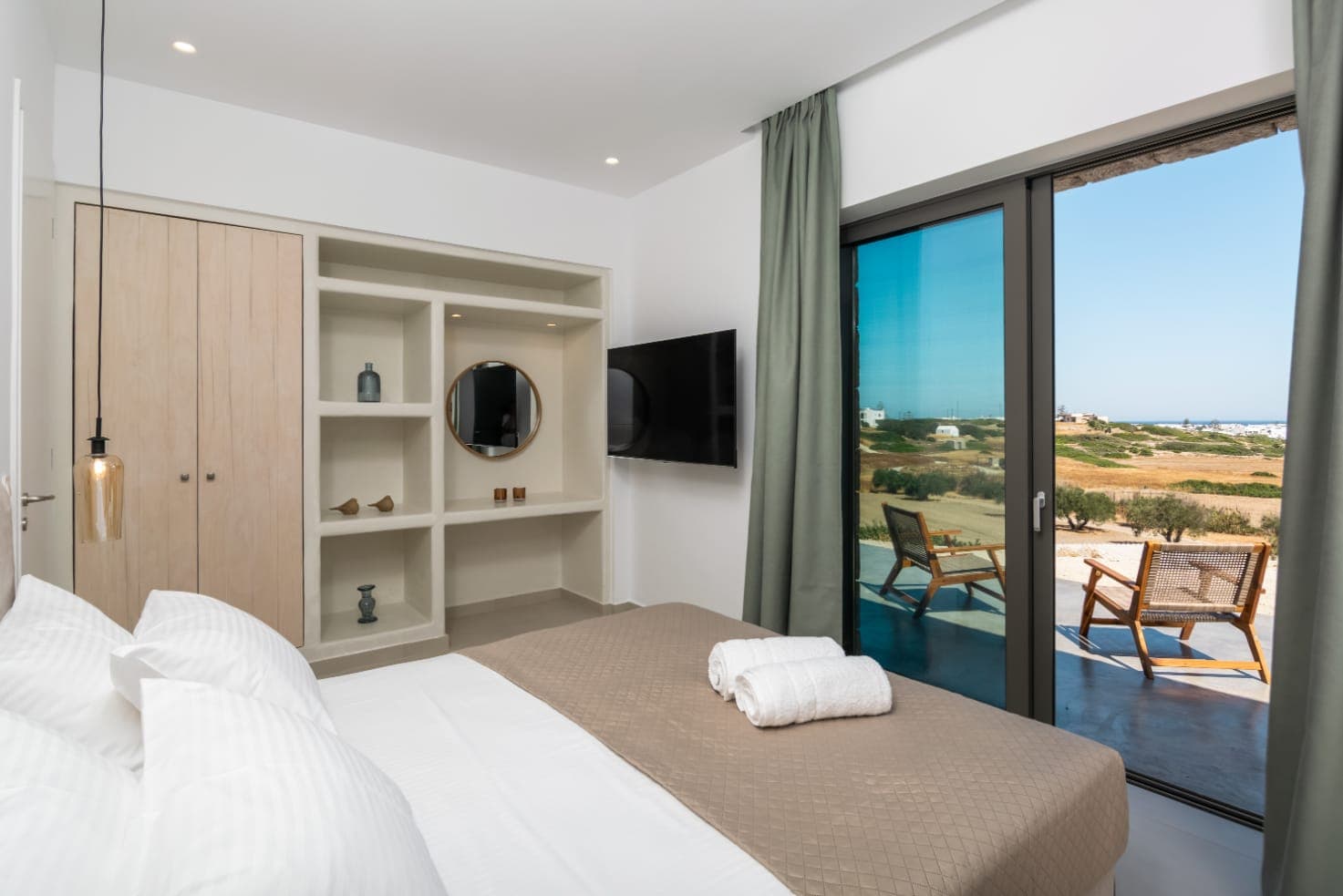 properties-ALONISUIT-0.jpg