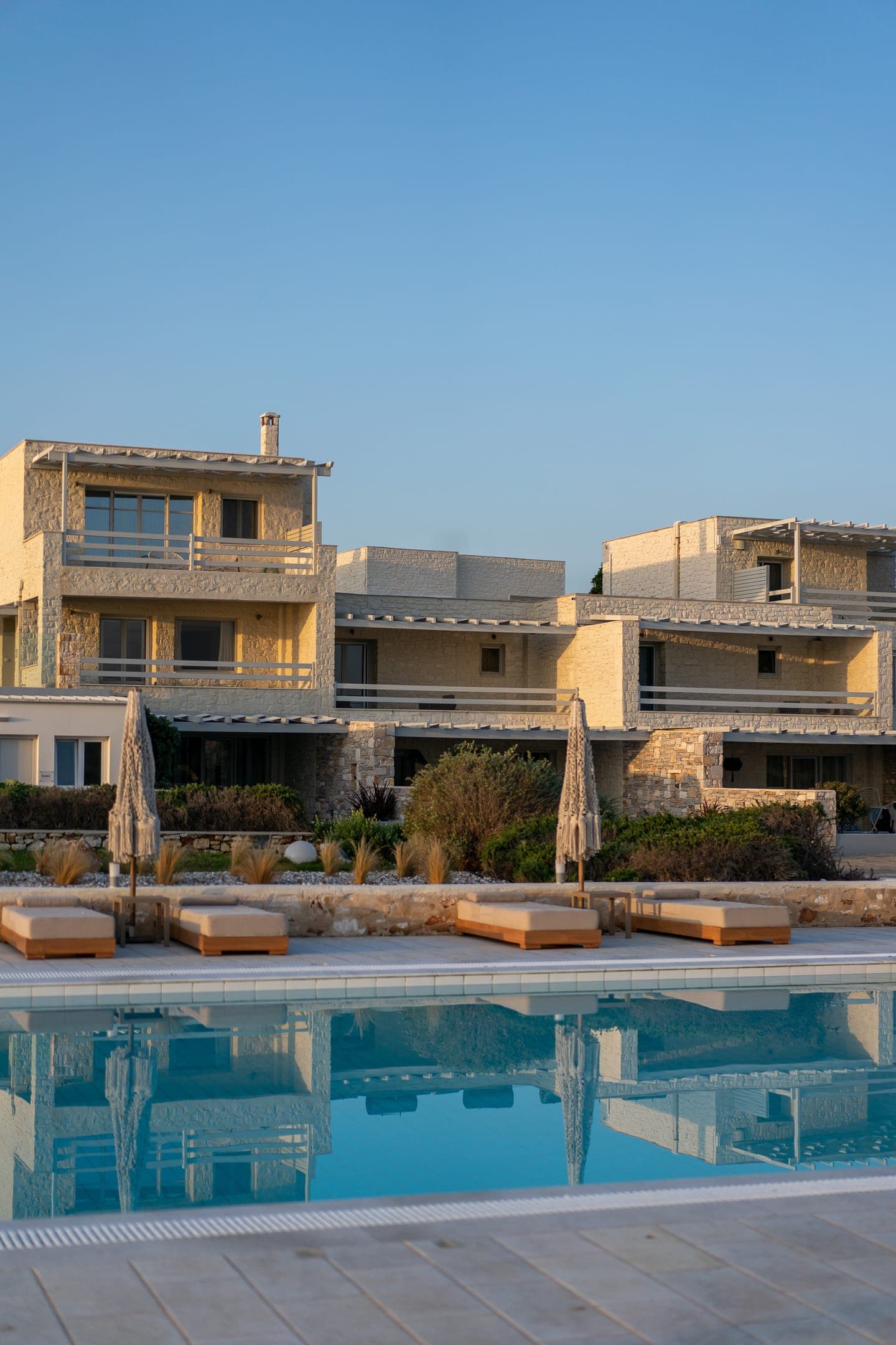 properties-AMBASSLUX-1.jpg