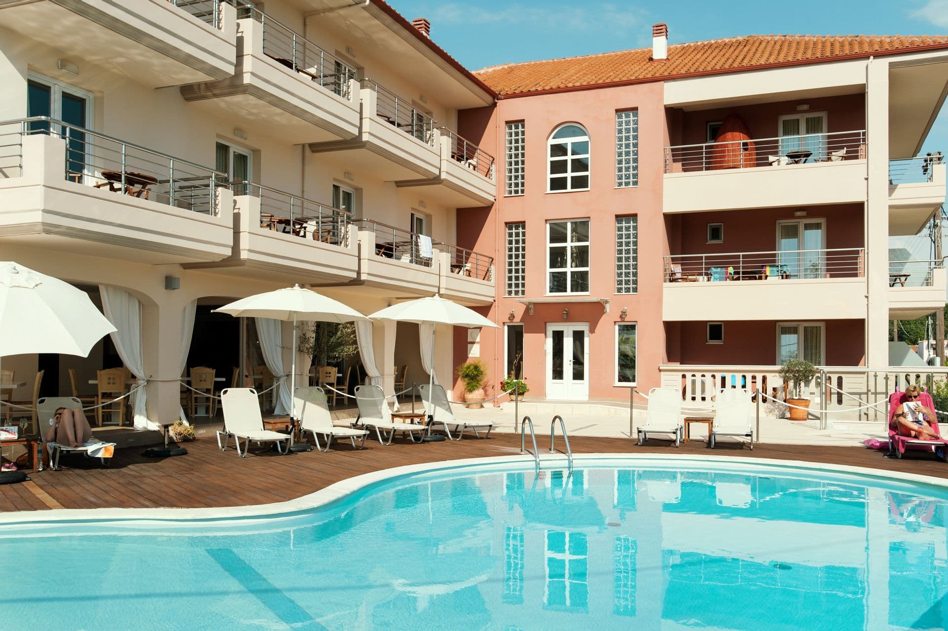 properties-AMMOSBAY-0.jpg