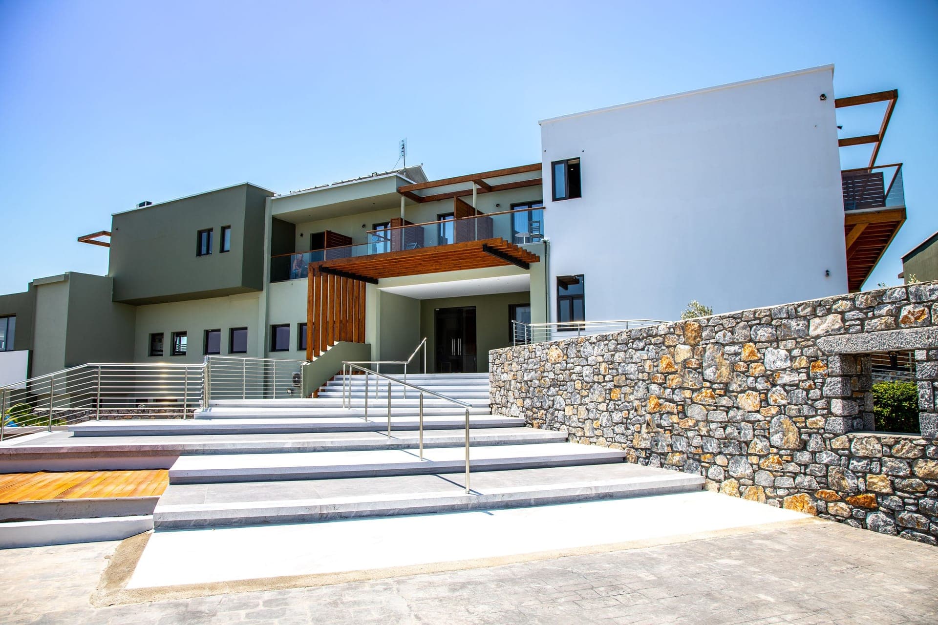 properties-AMPELIASEA-1.jpg