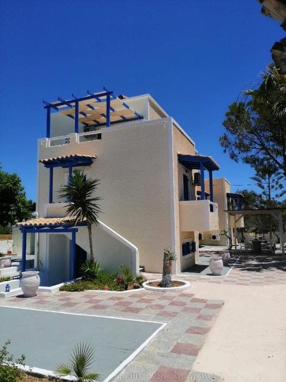 properties-ANAMELIAHT-0.jpg