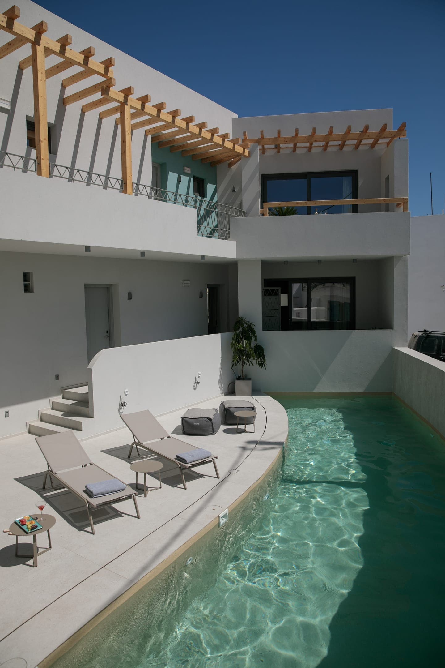 properties-ANAPOLLOBH-3.jpg