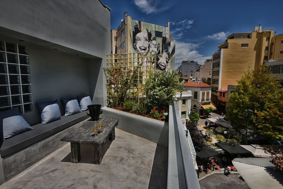 Εxecutive Suite with City View