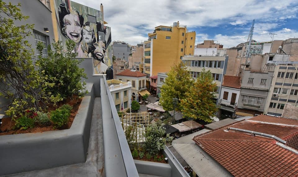 Εxecutive Suite with City View