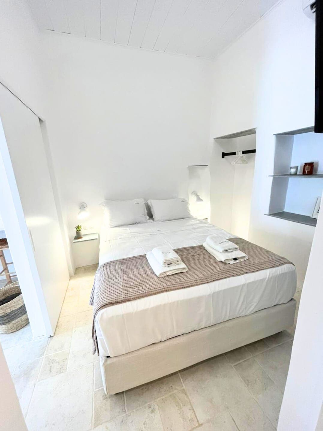 properties-ANIKO-0.jpg