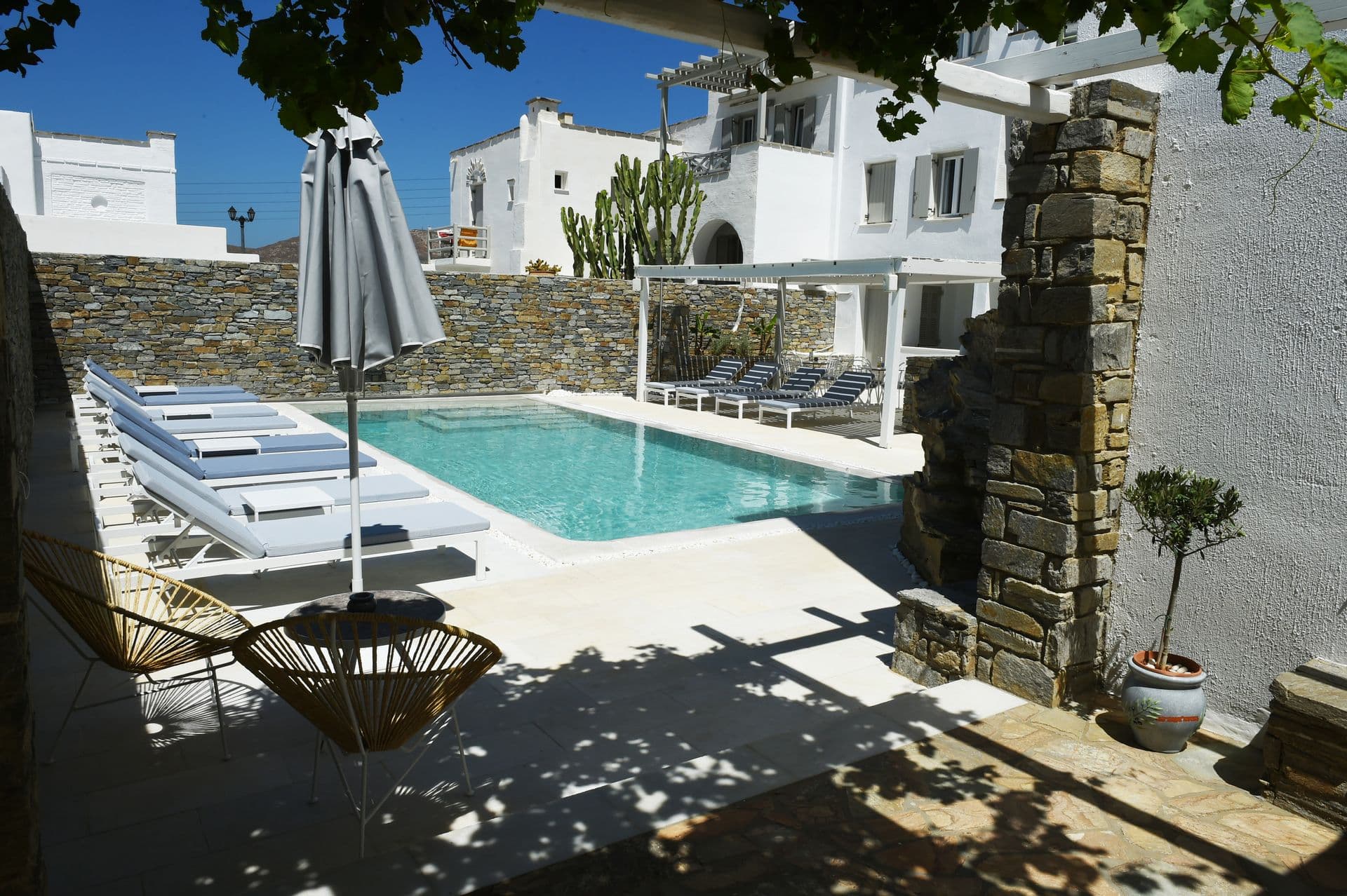 properties-ANTHOSAPRT-4.jpg