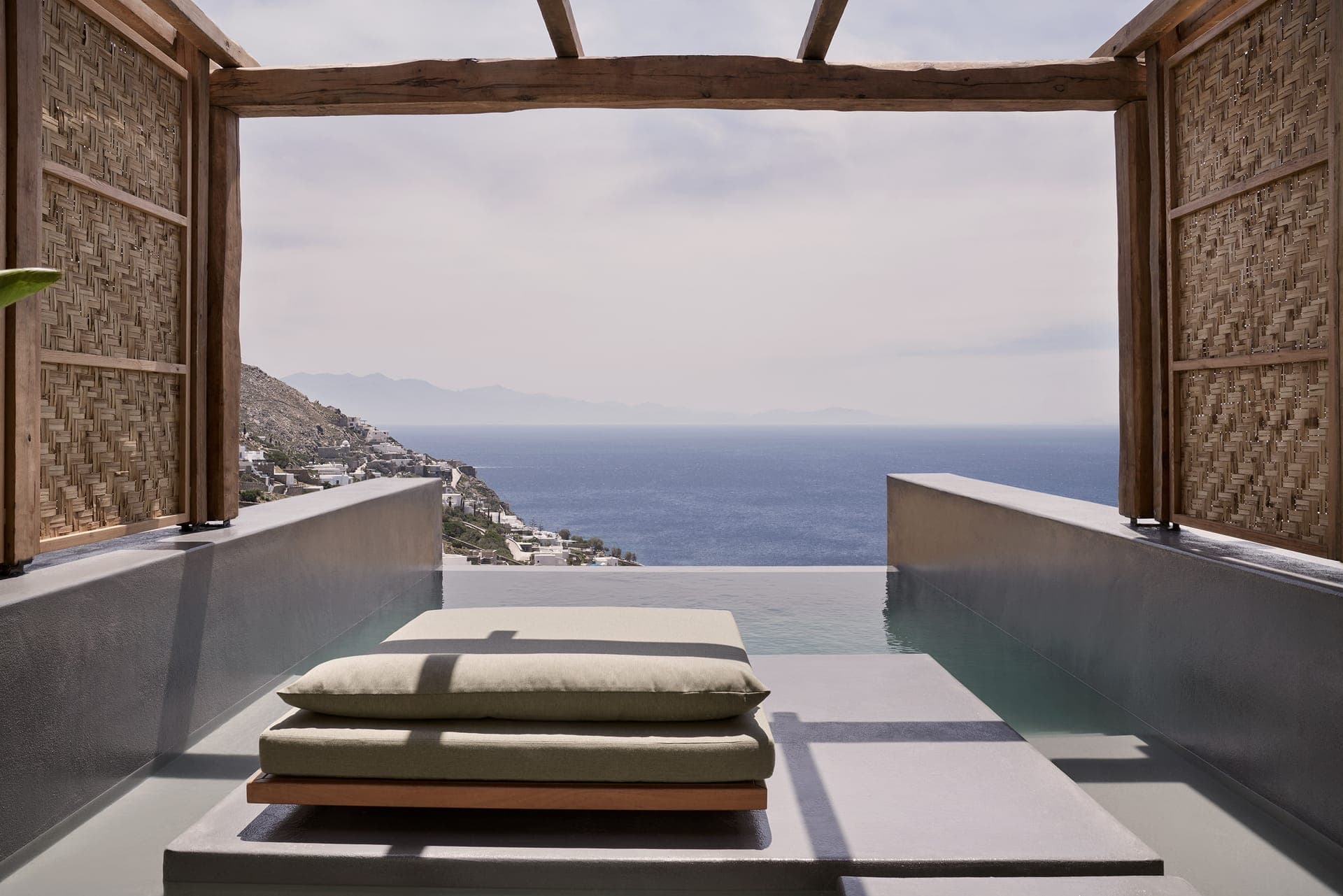 properties-APELAGSUIT-0.jpg