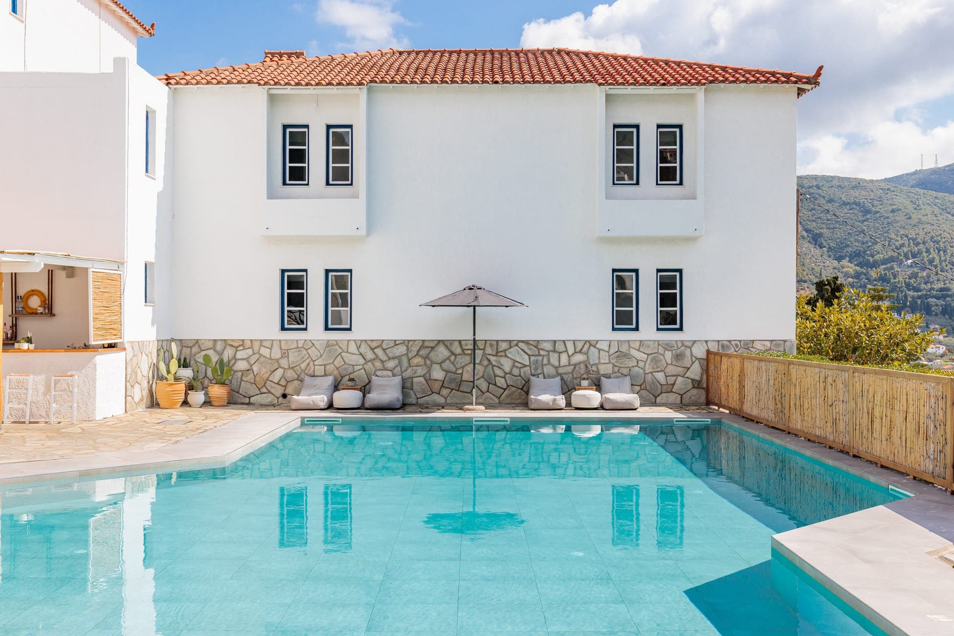 properties-APERITTON-1.jpg