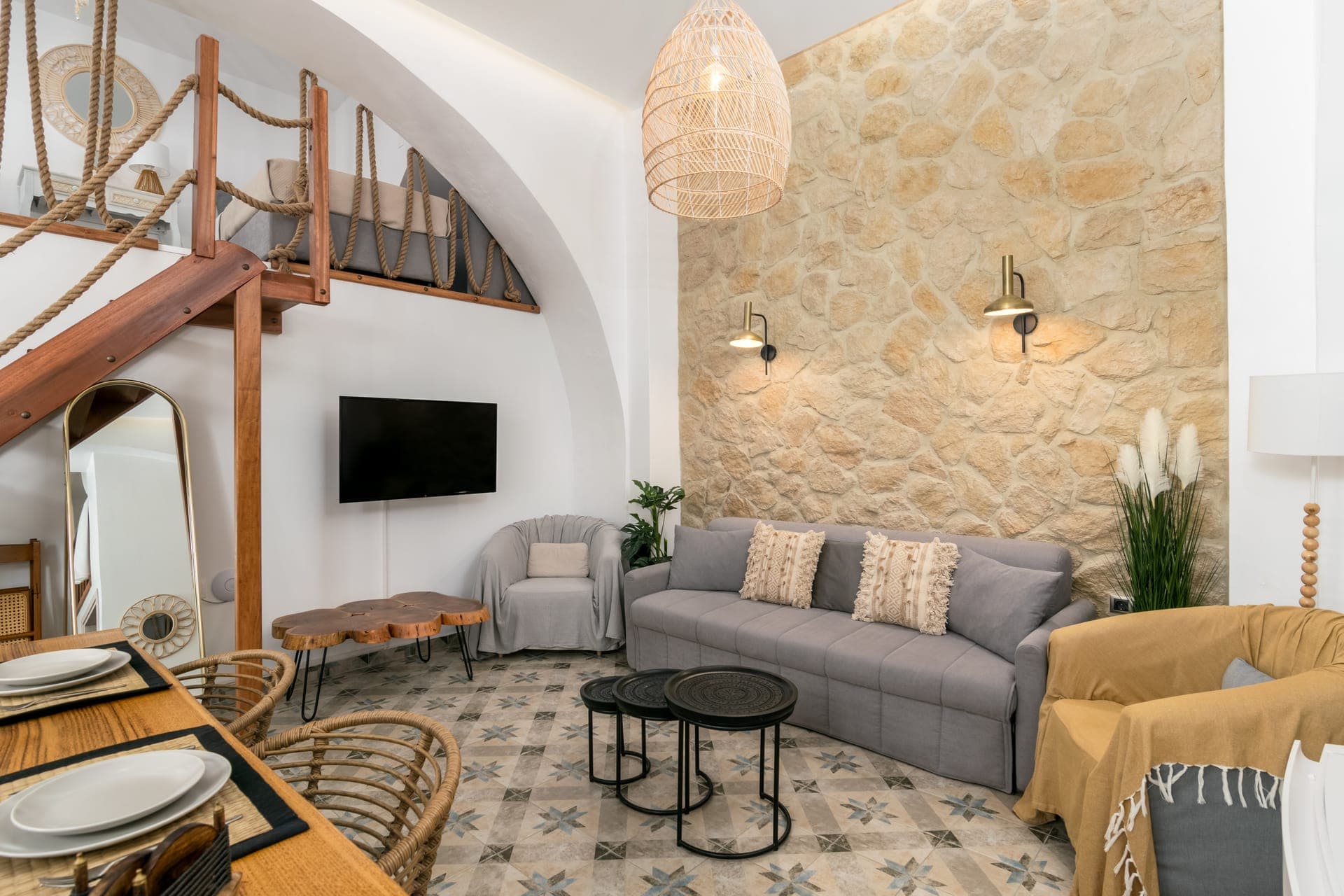 properties-ARAGMA-0.jpg