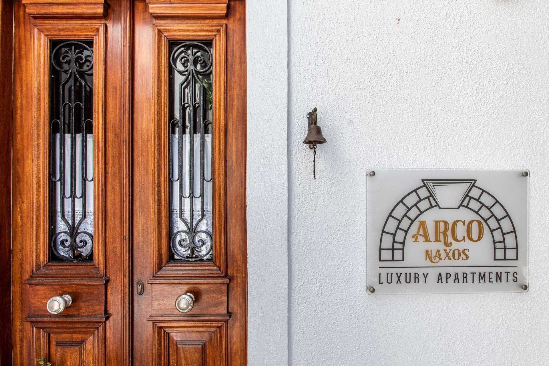 properties-ARCONAXOS-0.jpg