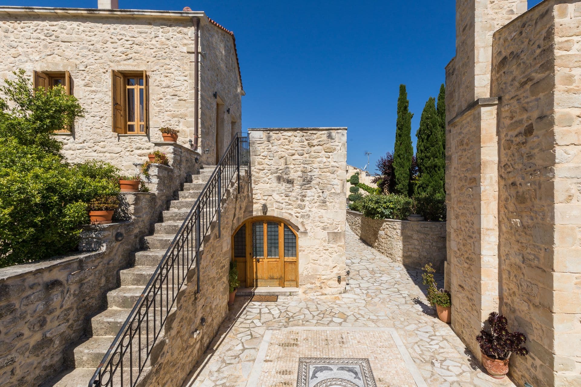 properties-ARCUS-0.jpg