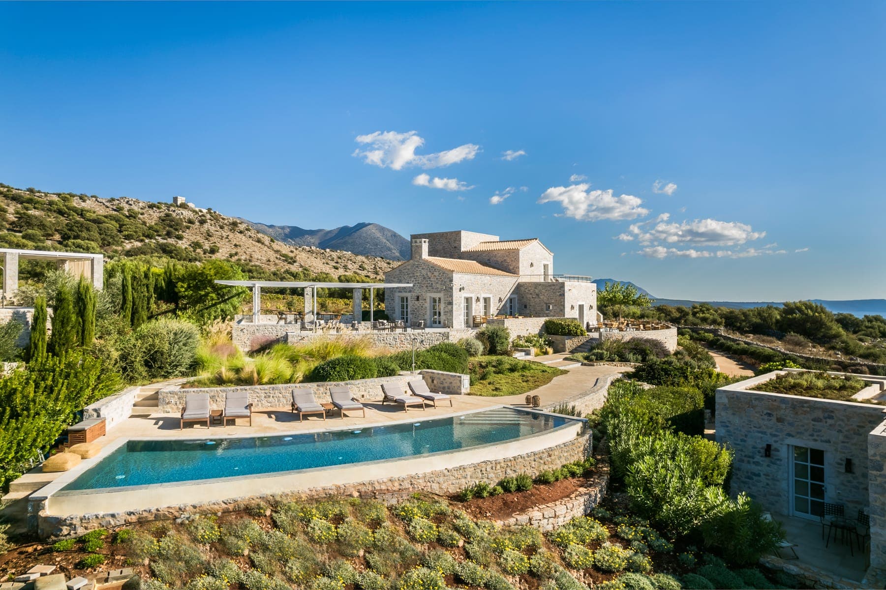 properties-ARIAESTATE-0.jpg