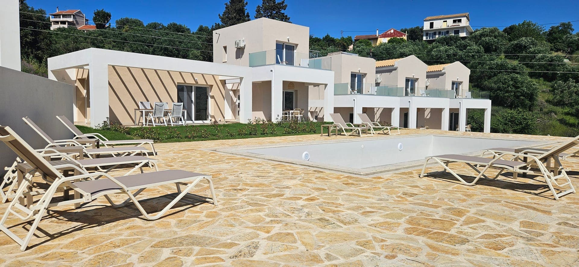 properties-ARILLASPB-0.jpg