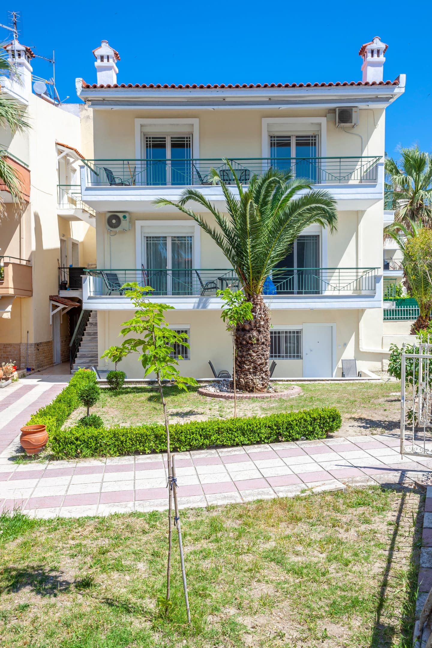 properties-ARISLUX-1.jpg