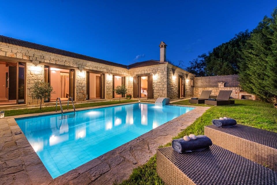 Kyveli Luxurious Private Villa