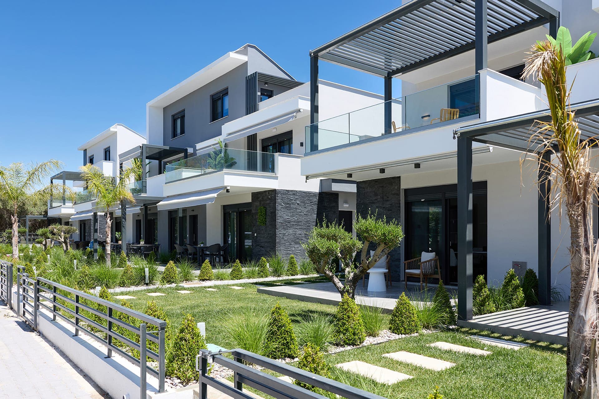 properties-ATHINARES-1.jpg
