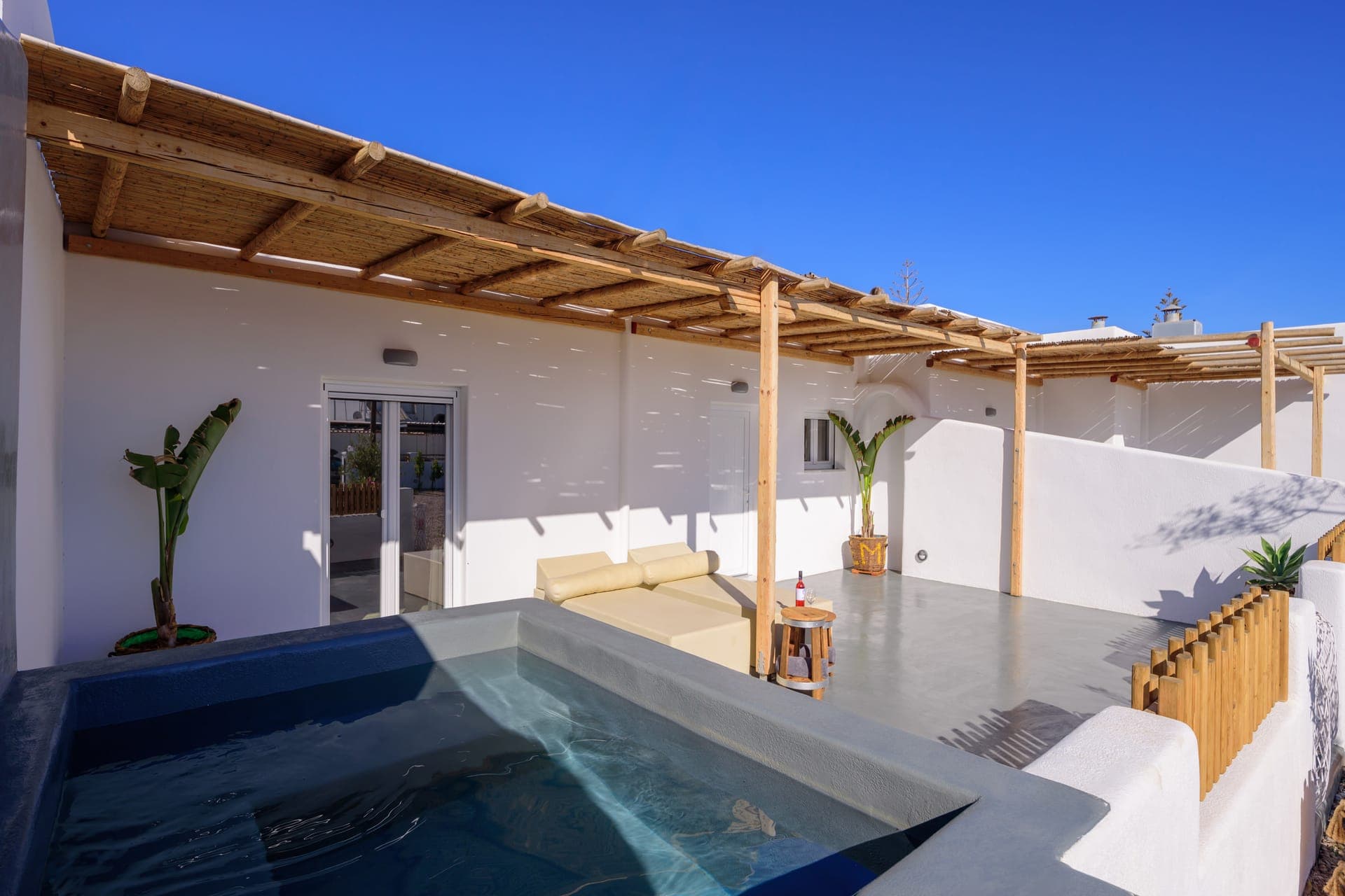 properties-ATHIRILUX-1.jpg