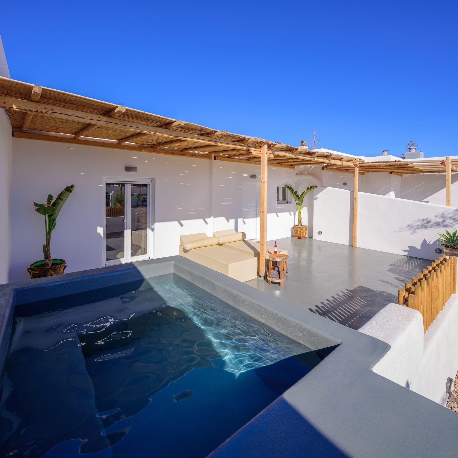 properties-ATHIRILUX-2.jpg