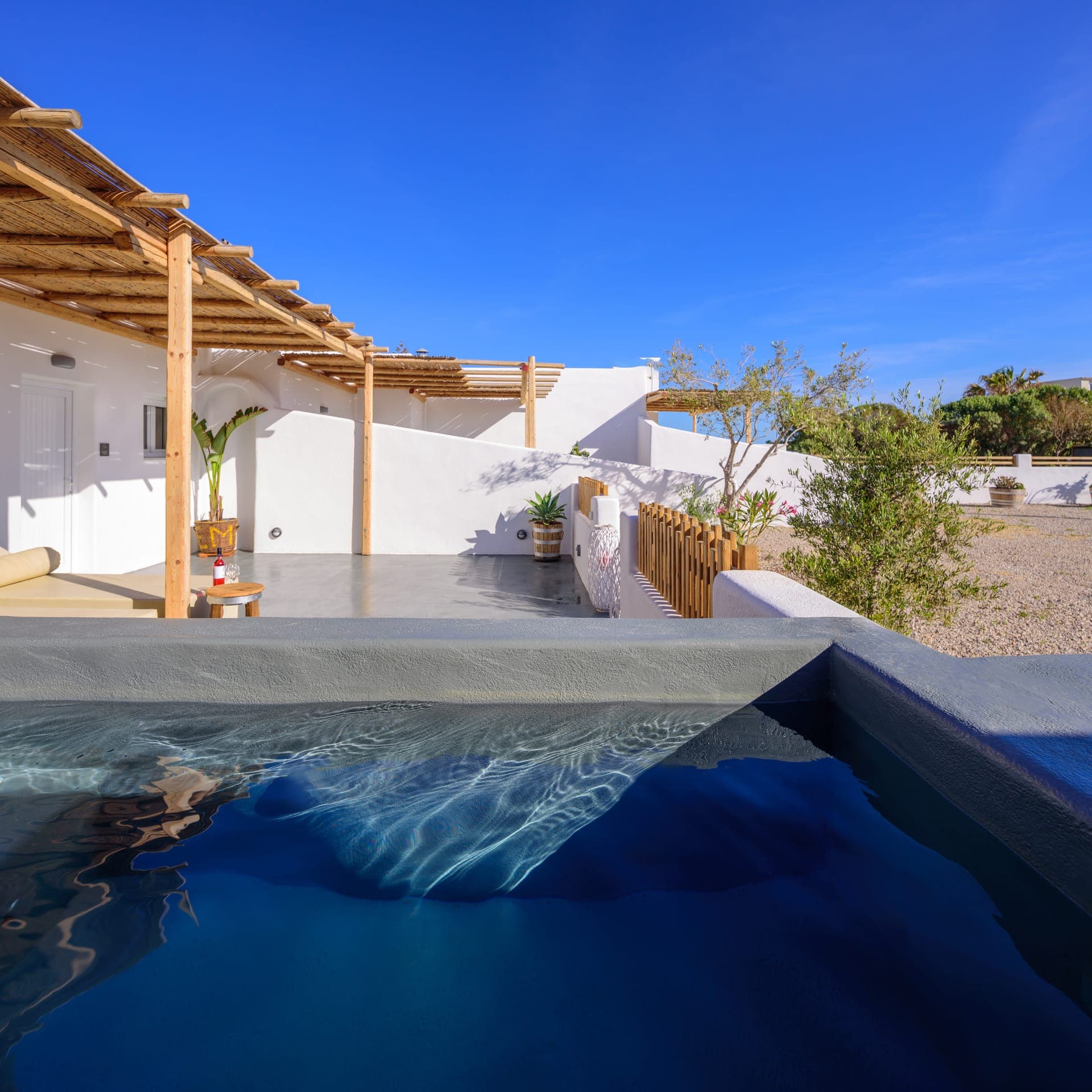 properties-ATHIRILUX-3.jpg