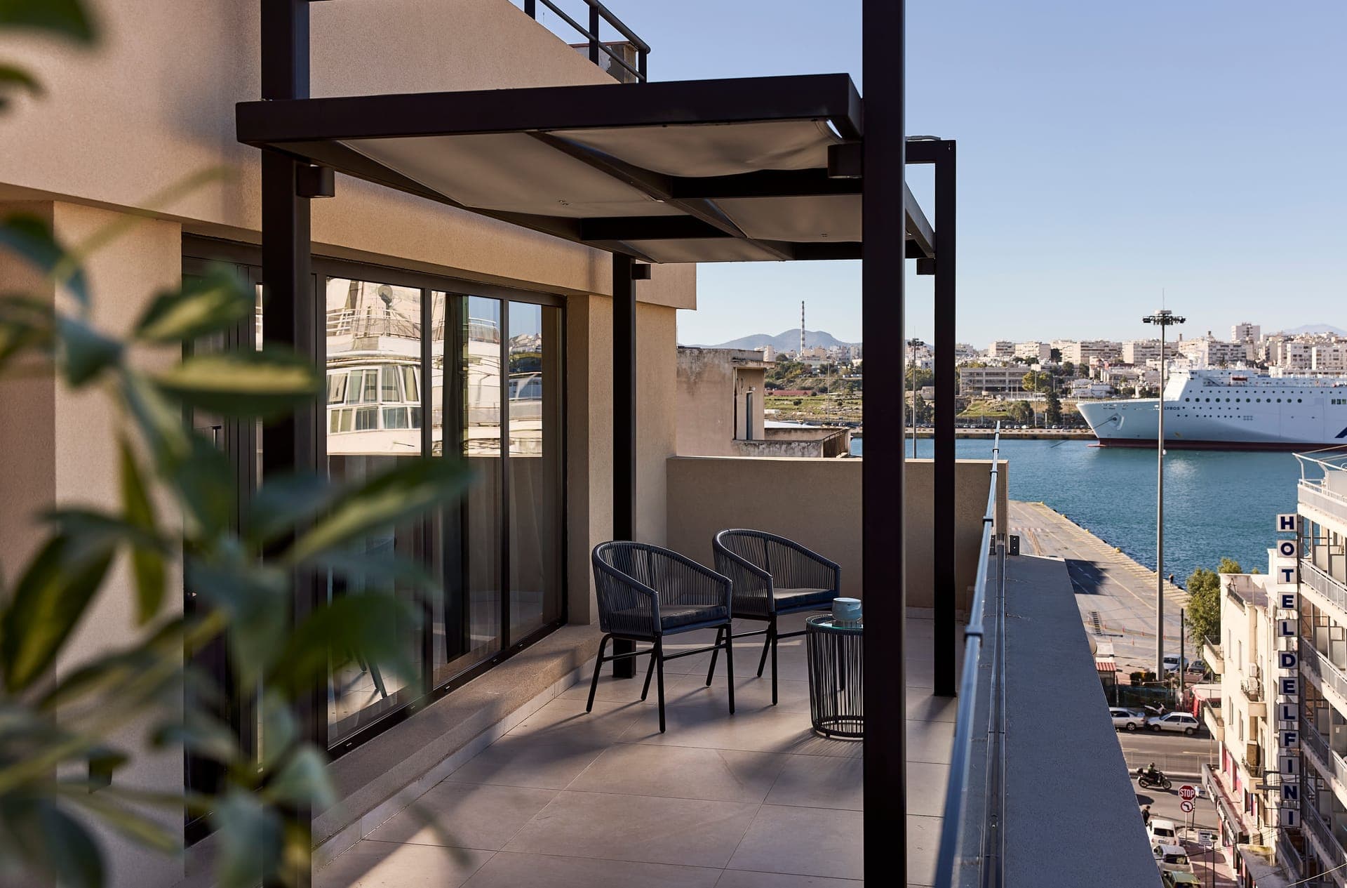 properties-ATHPORTPIR-2.jpg