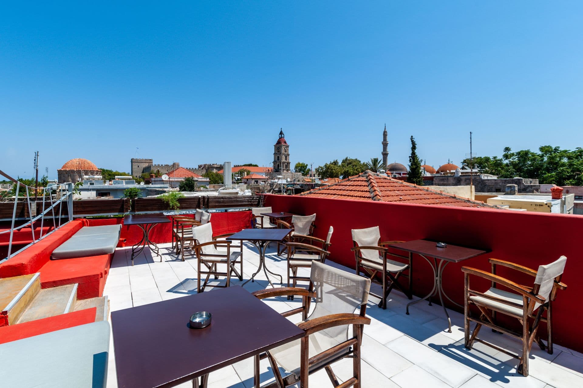properties-AUBERGE-2.jpg