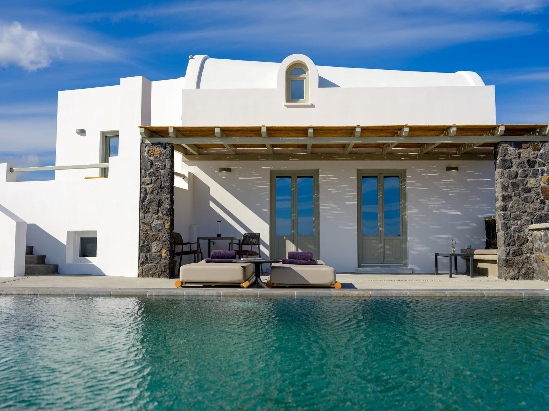 properties-AVANLUXURY-0.jpg