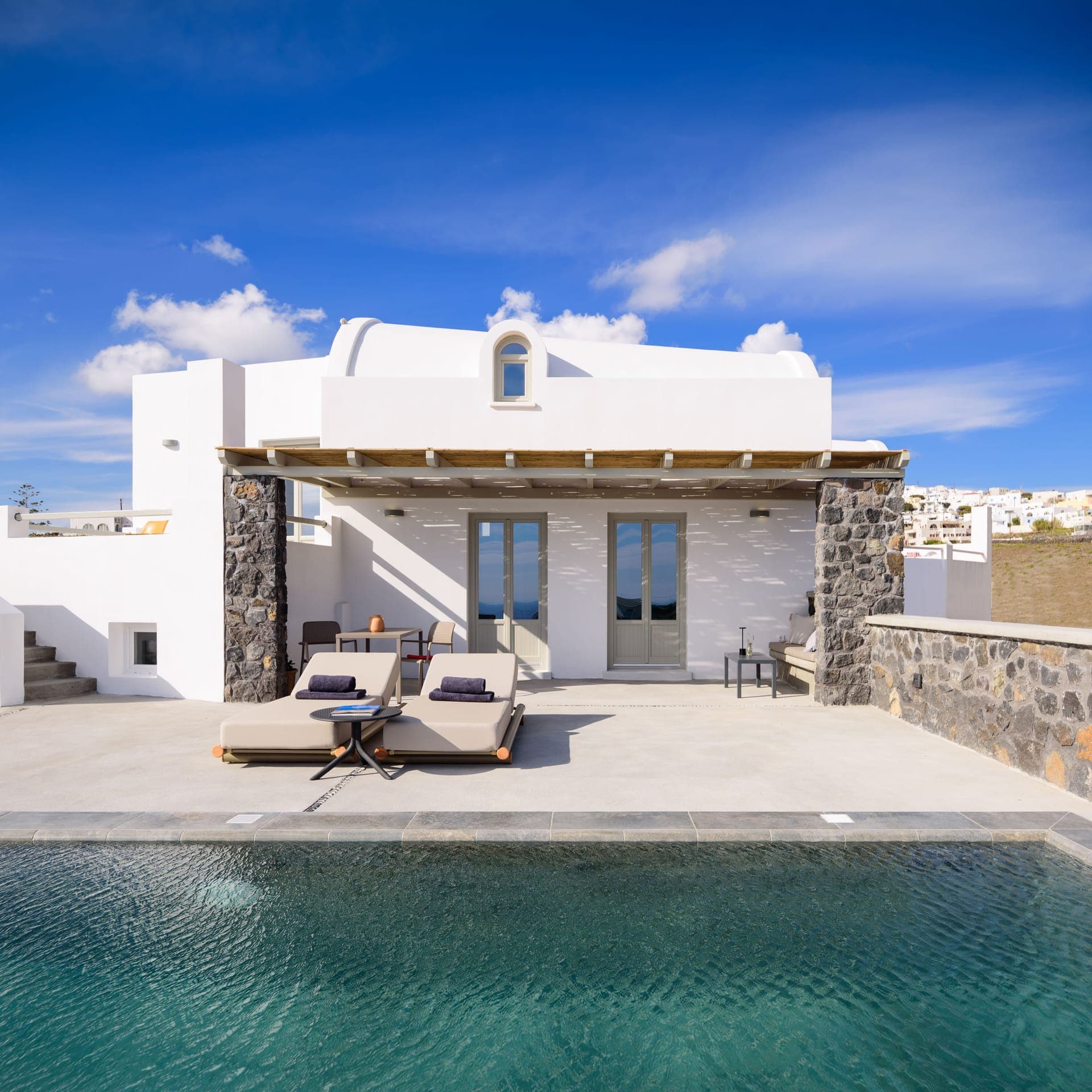 properties-AVANLUXURY-1.jpg