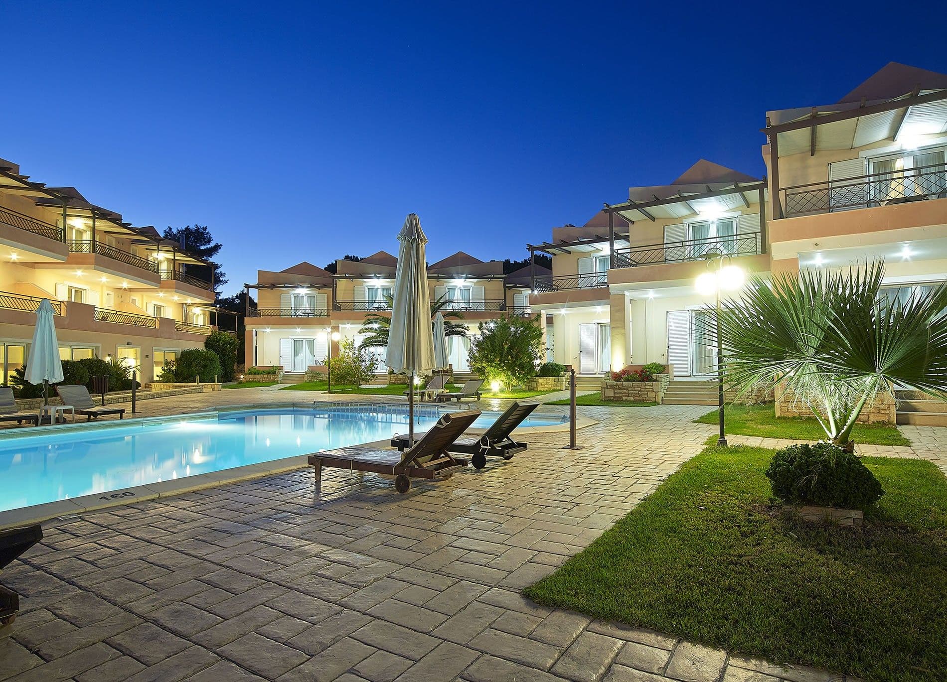 properties-AVANTIS-1.jpg