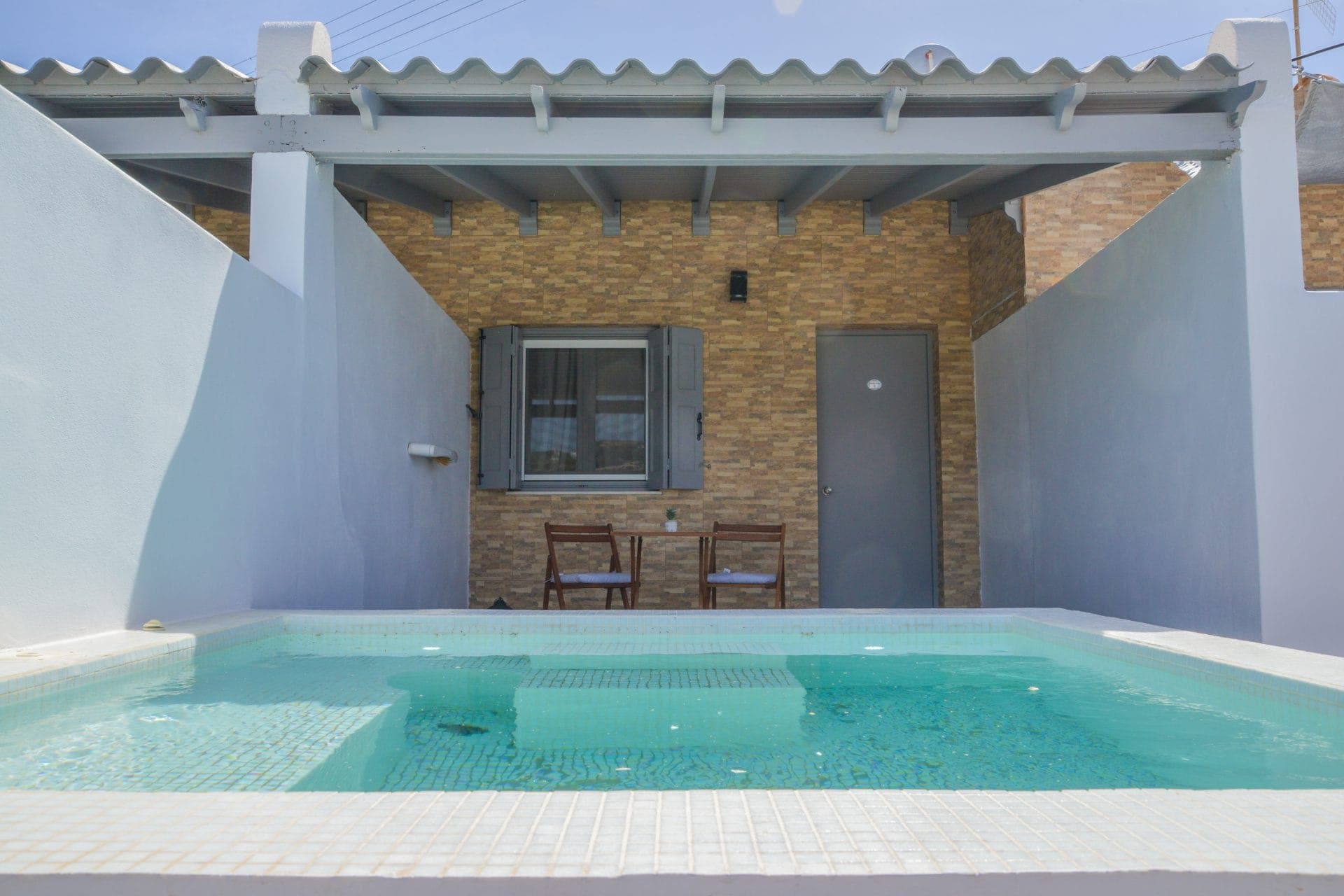 properties-AVGERINOS-0.jpg