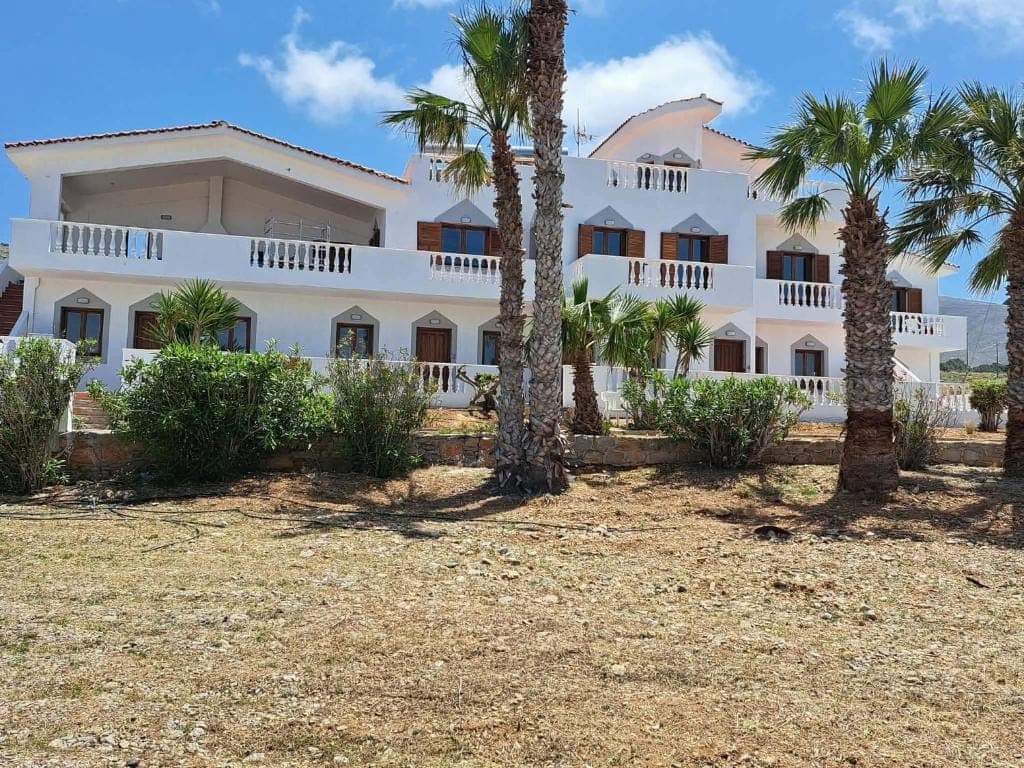 properties-AVRAHOTEL-0.jpg