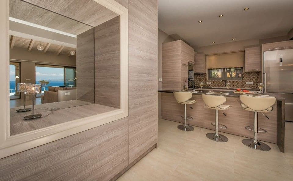properties-AVRAVILLA-3.jpg