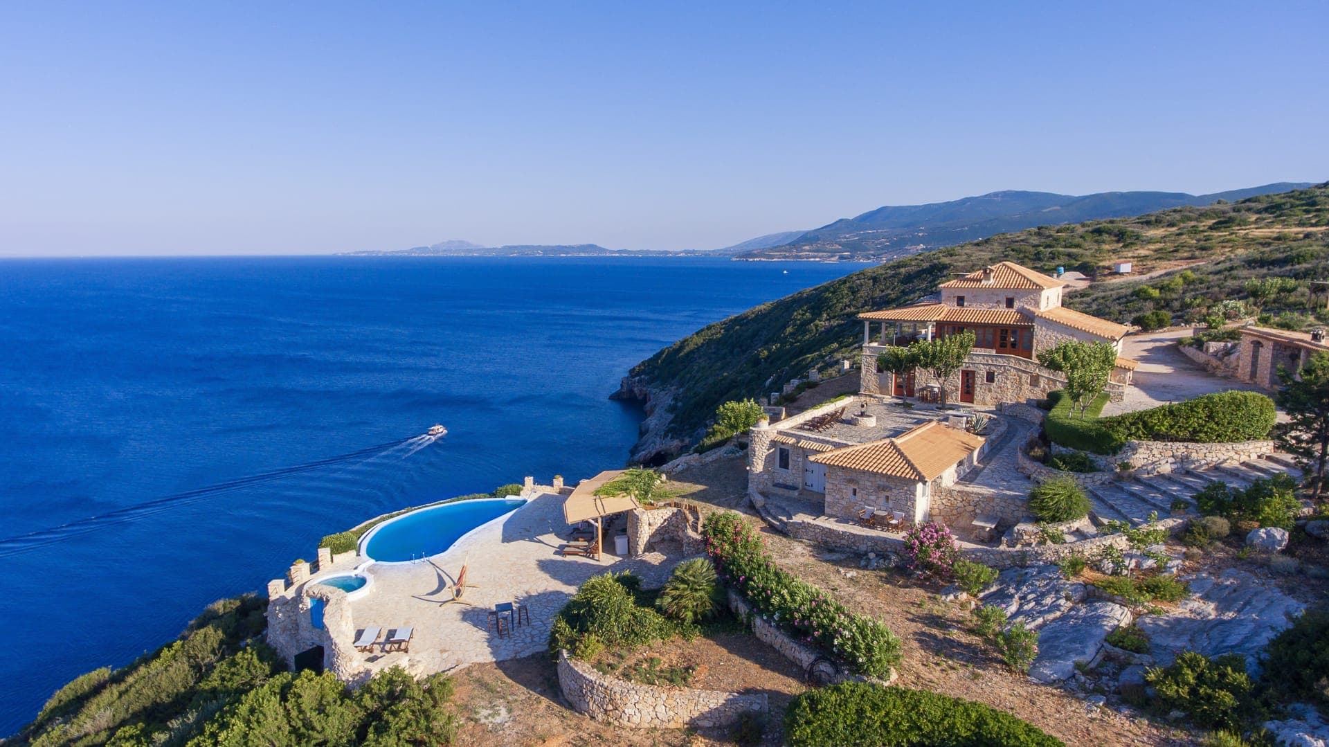 properties-BLUECAVES-0.jpg