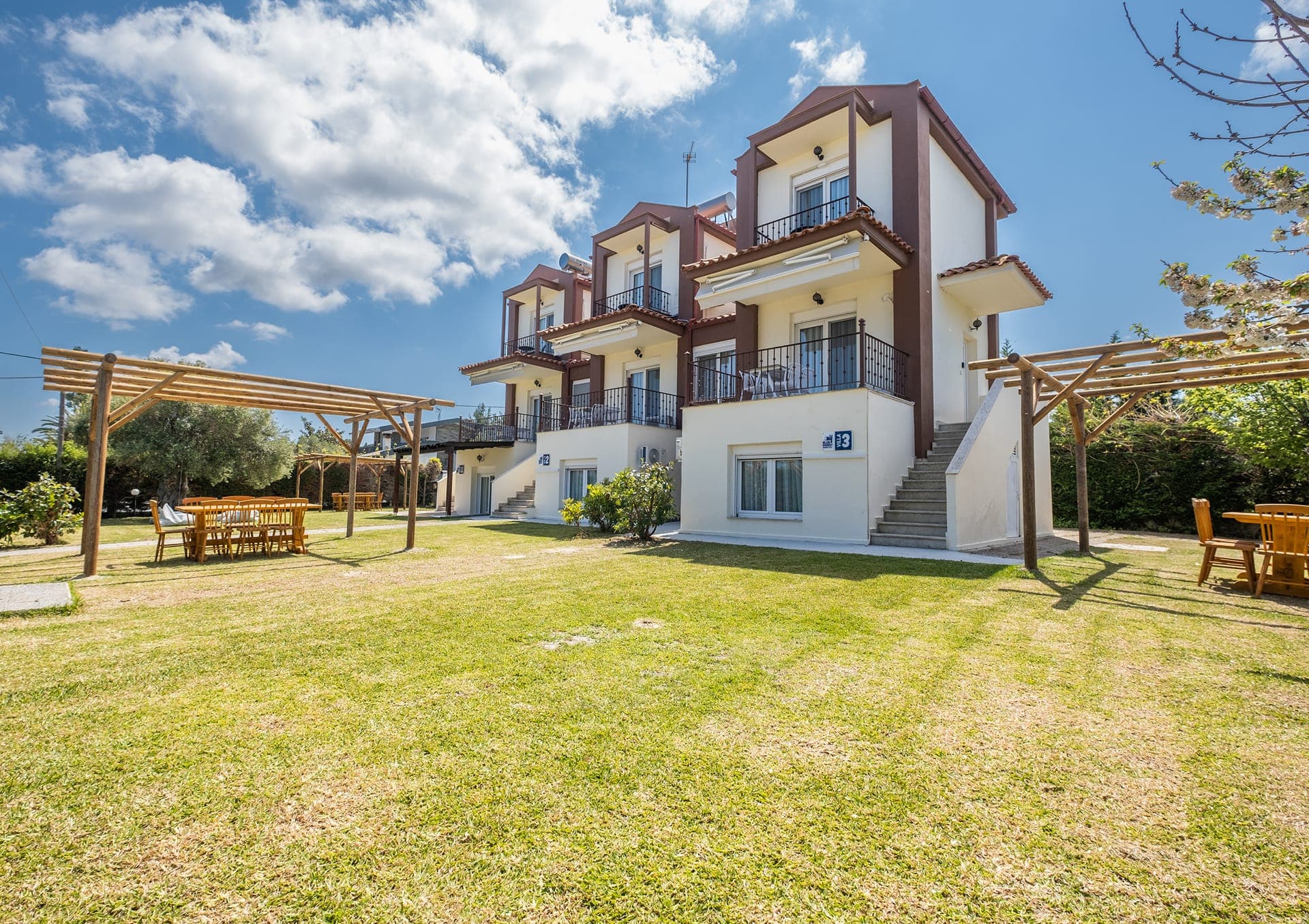 properties-BLUEDONKEY-0.jpg