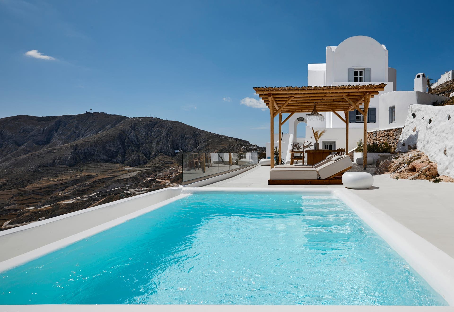 properties-BLUEWVILLA-0.jpg
